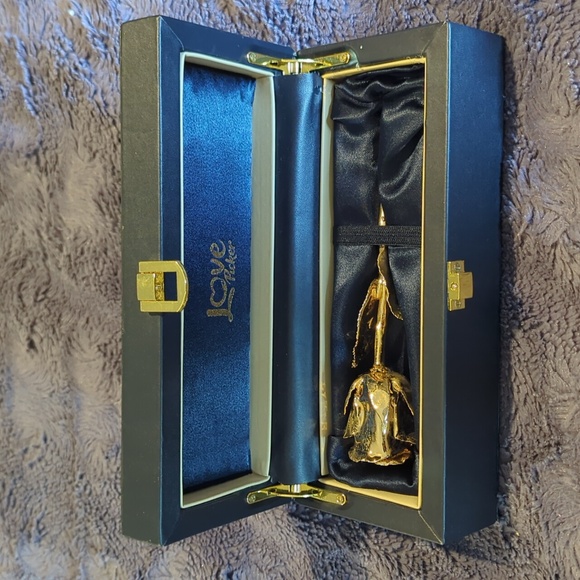 Red rose 🌹 dipped in 24K gold - Picture 6 of 11